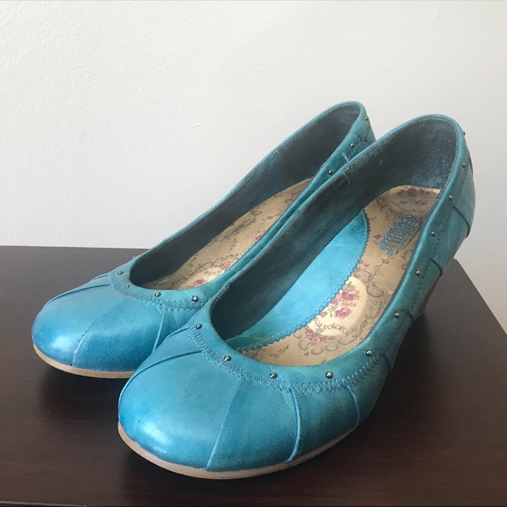 Seychelles Wedges - Picture 3 of 5